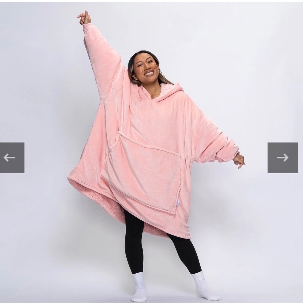 The Oodie Oversized Hoodie Blanket Pink Sherpa Lined Fleece Wearable Blanket OS